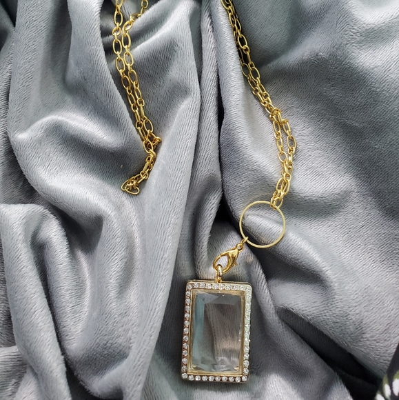 Floating Locket w/Chain Plus 3 Random Charms - Picture 2 of 4